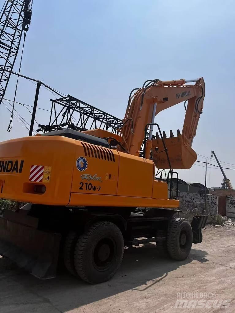Hyundai 210w-9 Bagri na kolesih