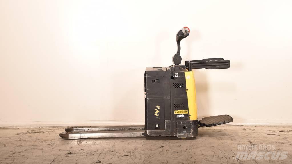 Hyster P 2.0 S Električni nizko dvižni viličar s stojiščem