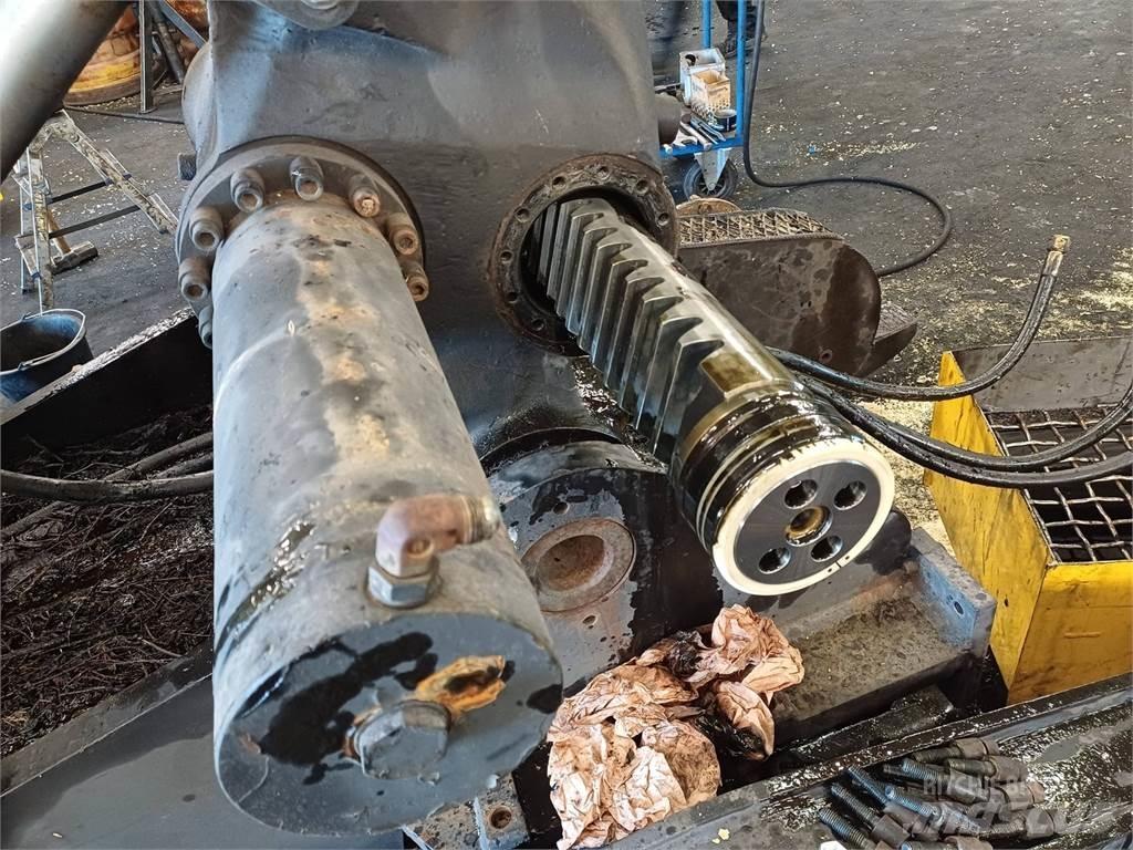 Loglift 190v Dvigala za gozdne kombajne