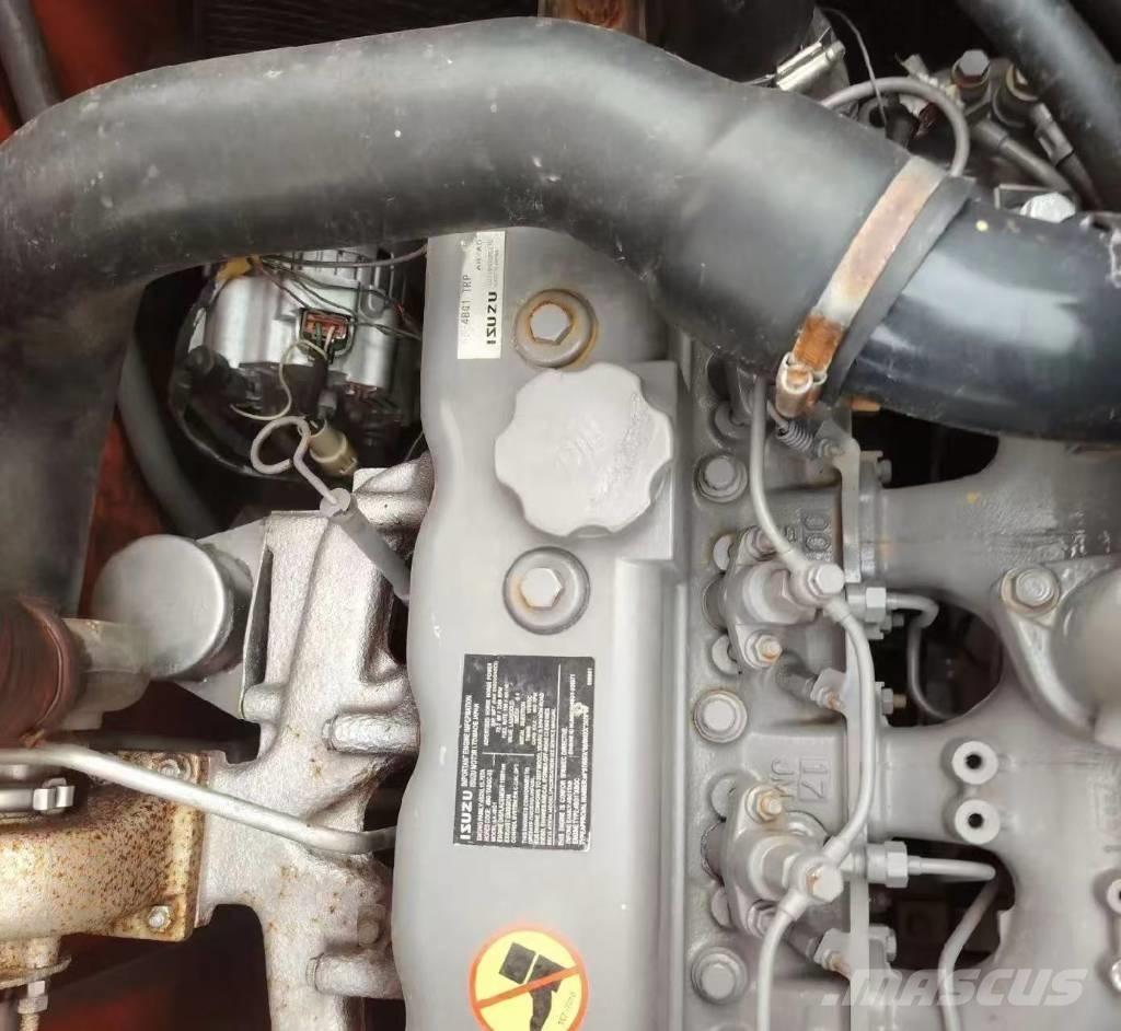 Hitachi 135US Bagri goseničarji