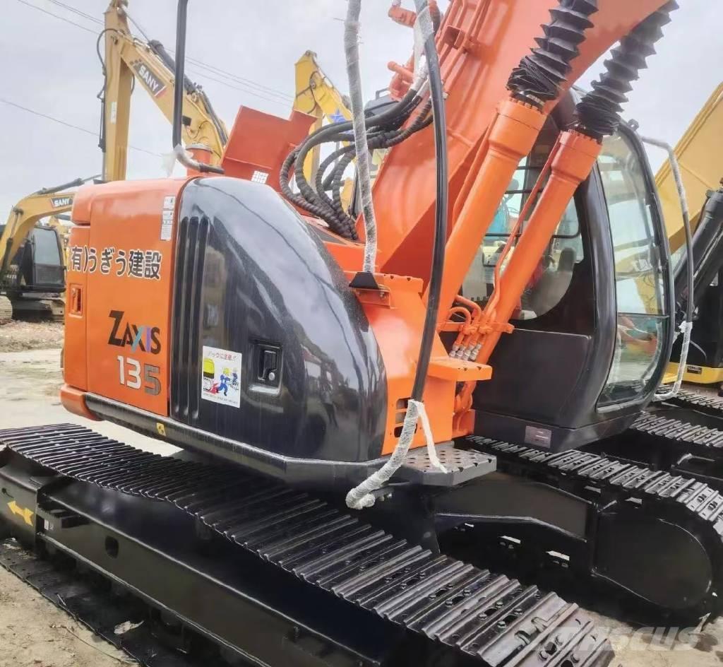 Hitachi 135US Bagri goseničarji