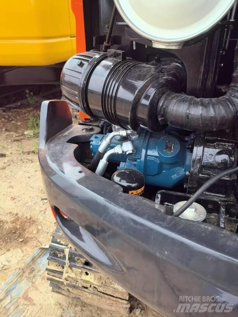 Doosan DX 60 Bagri goseničarji