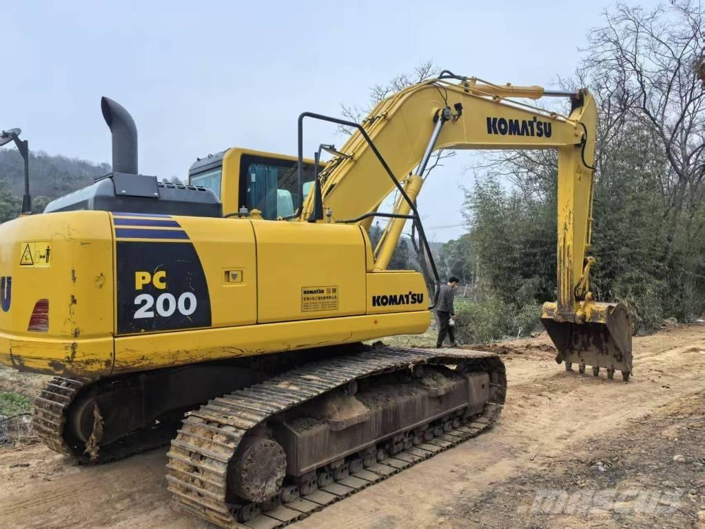 Komatsu PC 200-8 Midi bagri 7t – 12t