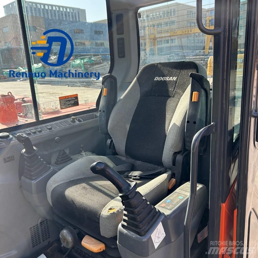 Doosan DX 60 Bagri goseničarji