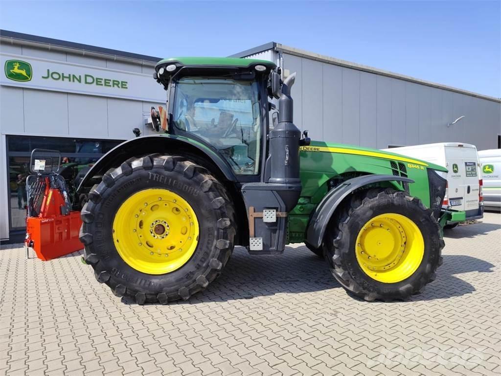 John Deere 8345R Traktorji