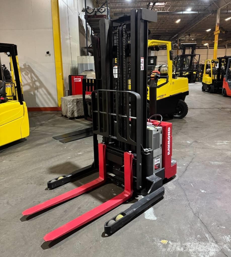 Raymond RSS40 Samopogonski ročni viličarji