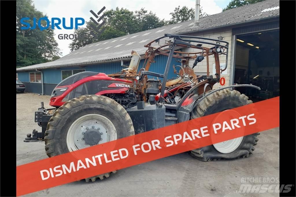 Valtra T254 Traktorji