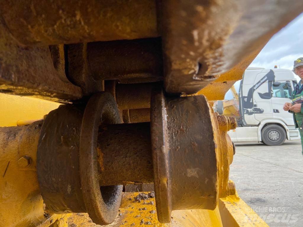 CAT D 8 Buldožerji goseničarji