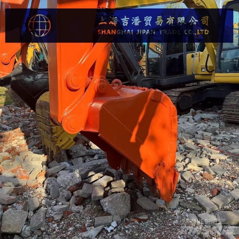 Hitachi ZX 135 Bagri goseničarji