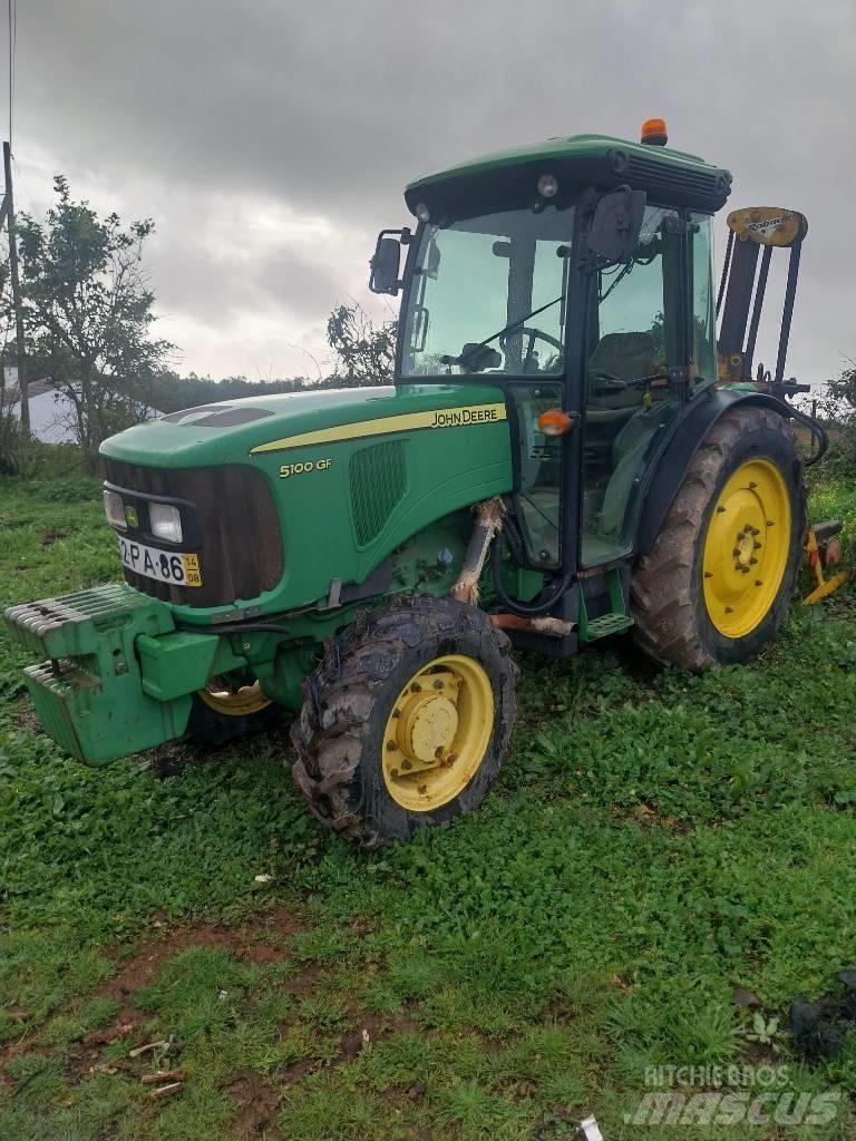 John Deere 5075 E Traktorji