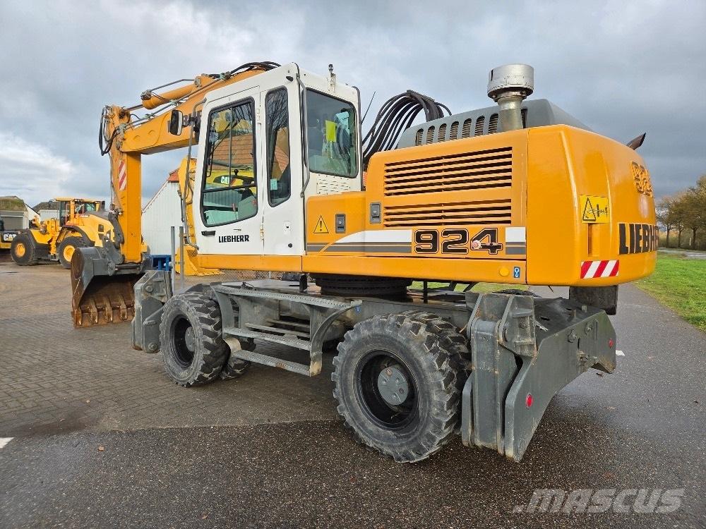 Liebherr A924B Bagri na kolesih