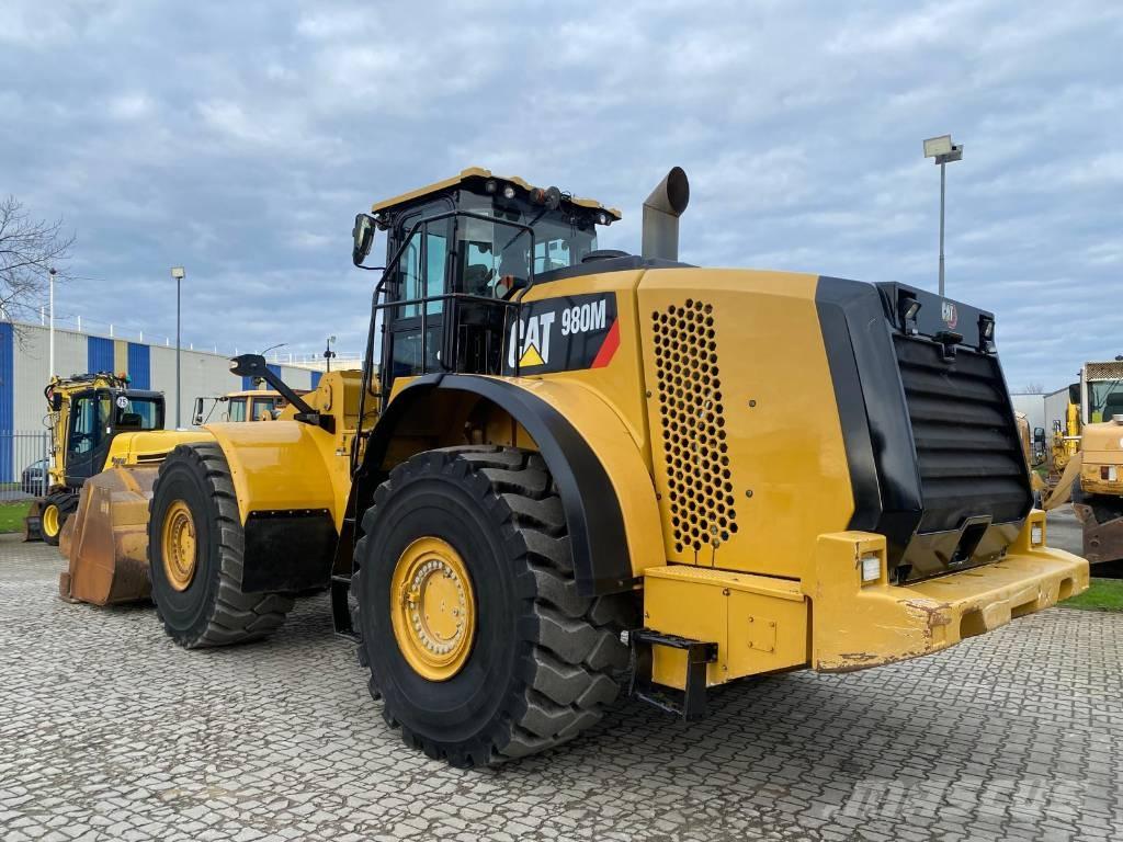 CAT 980M Kolesni nakladalci