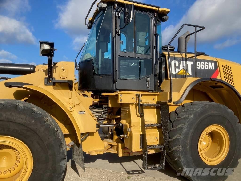 CAT 966 M Kolesni nakladalci