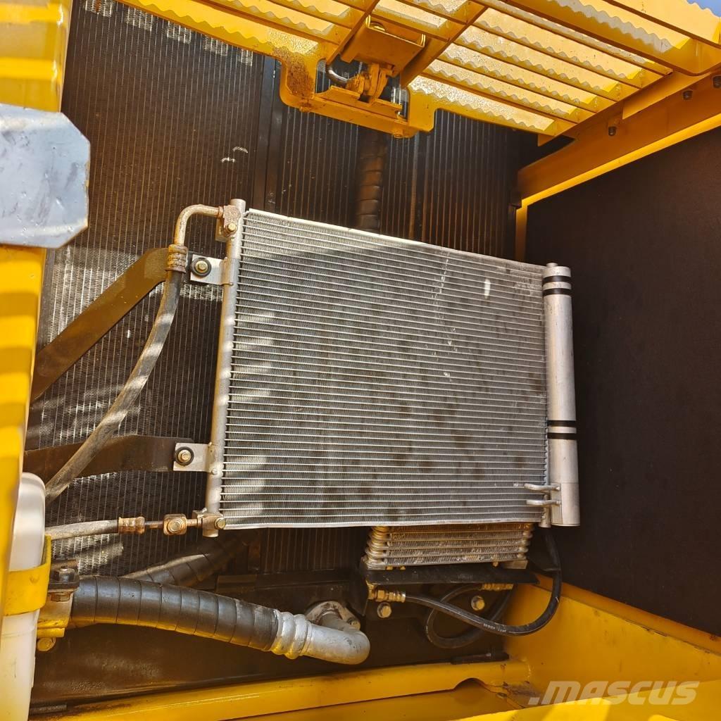 Komatsu PC 200 Bagri goseničarji