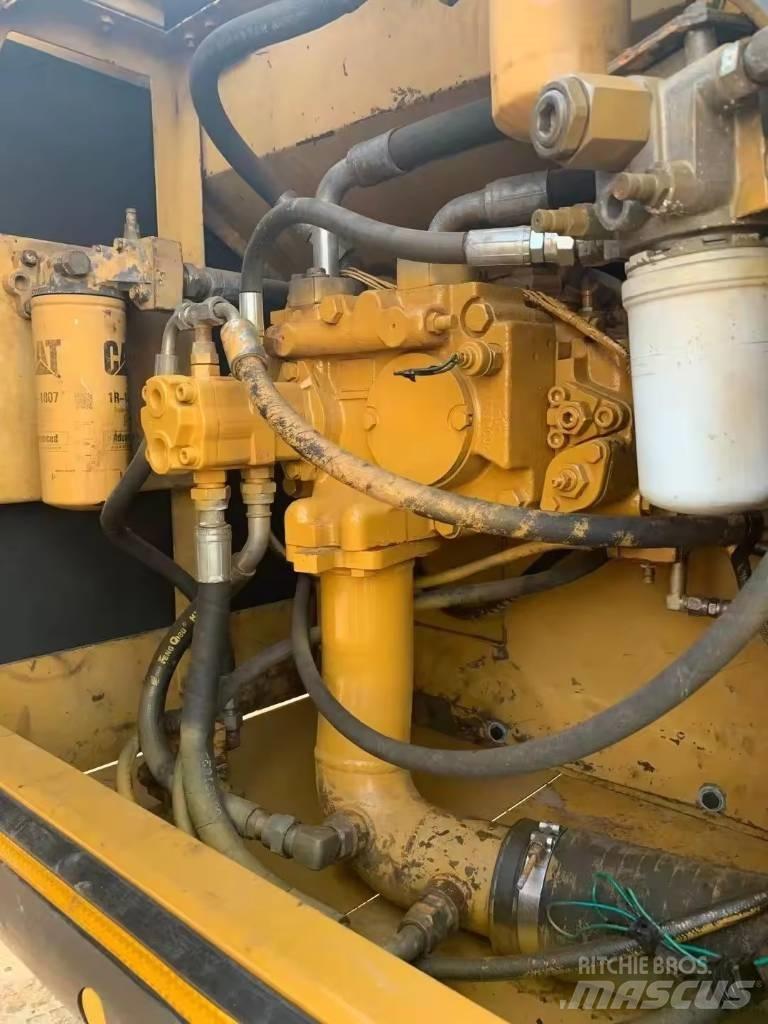 CAT 330 D Bagri goseničarji
