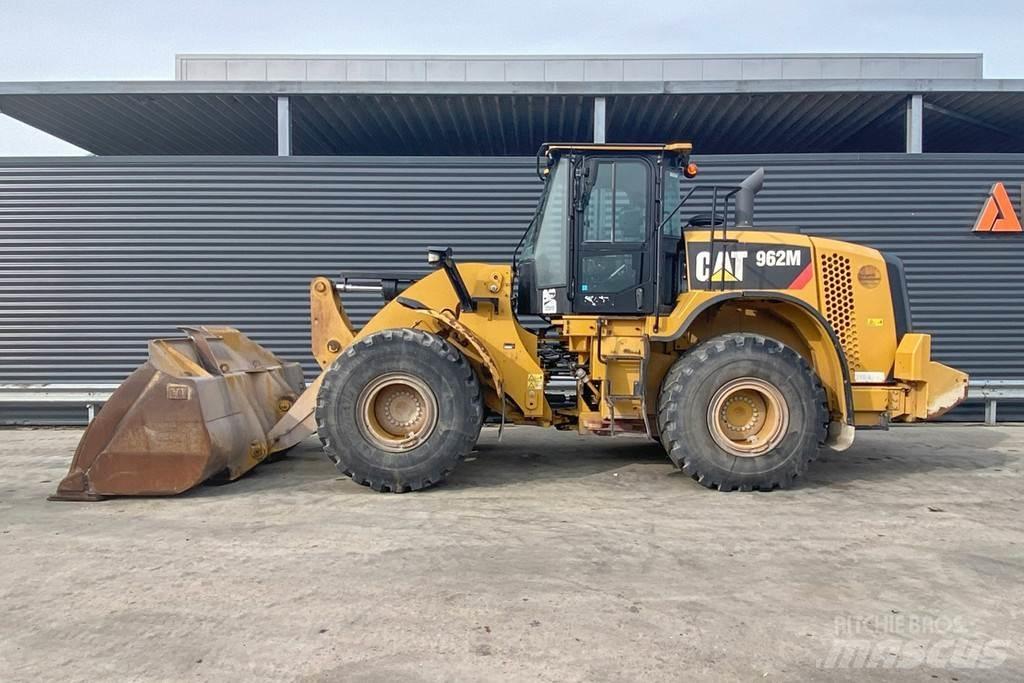 CAT 962M Kolesni nakladalci