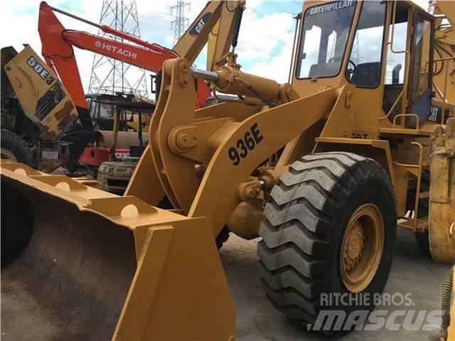 CAT 936 E Kolesni nakladalci