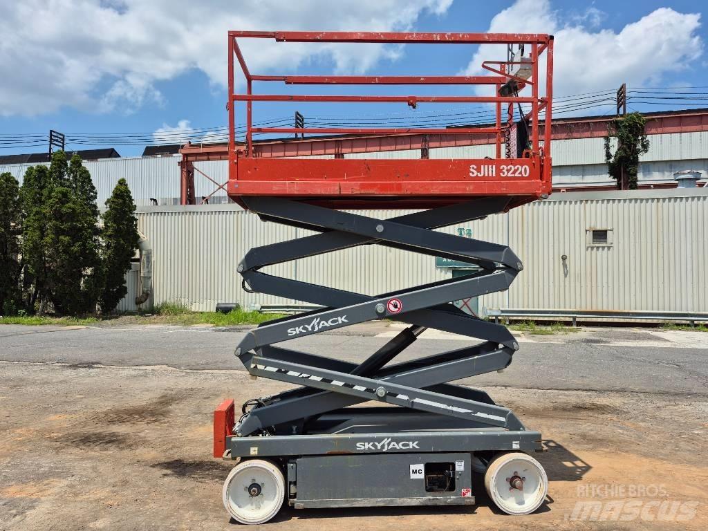 SkyJack SJ 3220 Škarjaste dvižne ploščadi