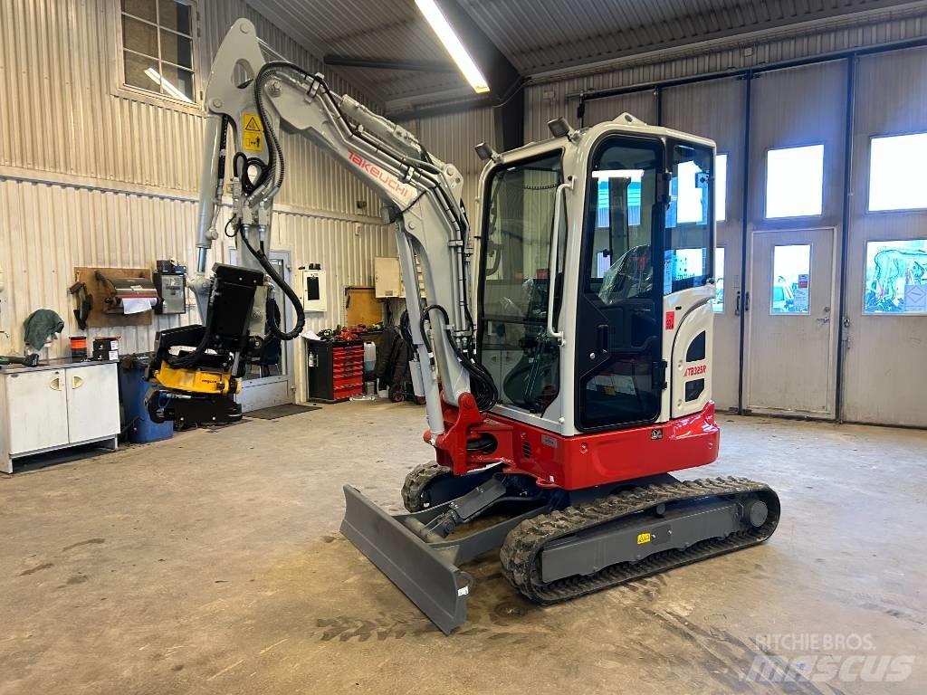Takeuchi TB325 Mini bagri <7t