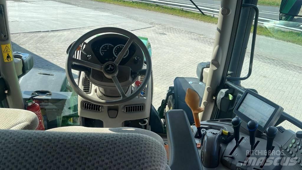 John Deere 6120 R Traktorji