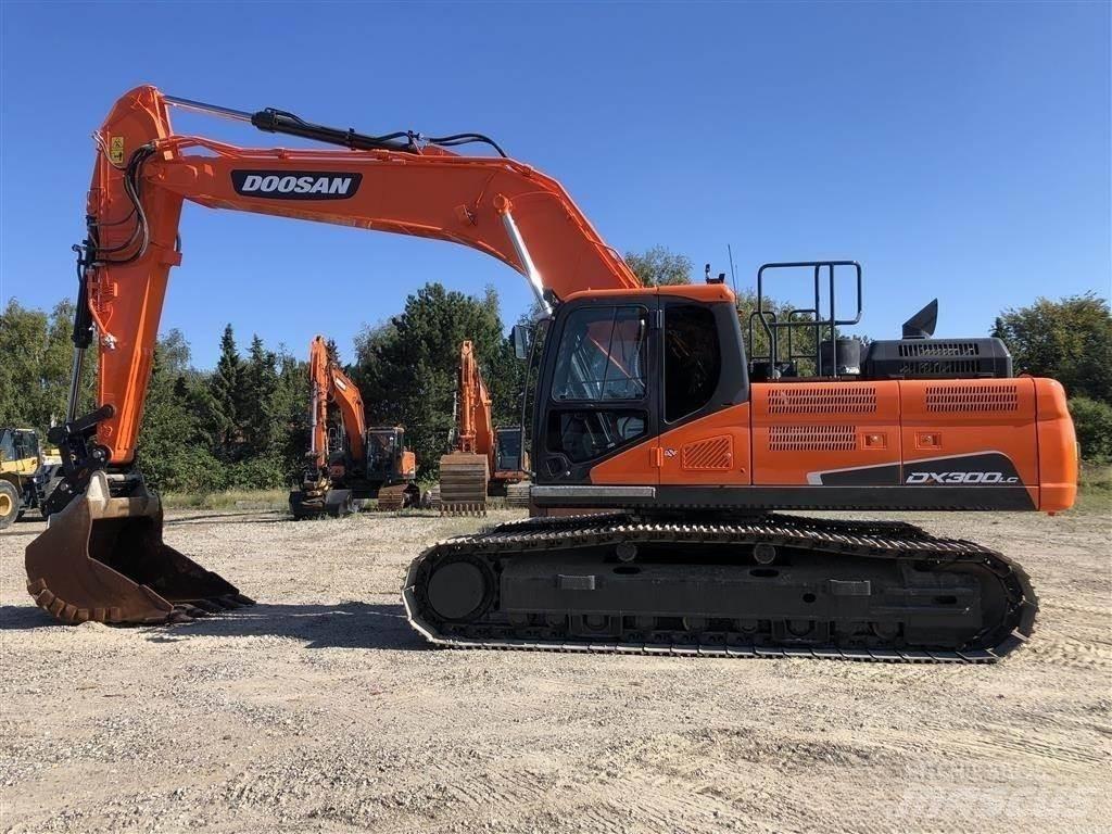 Doosan DX 300 Bagri goseničarji