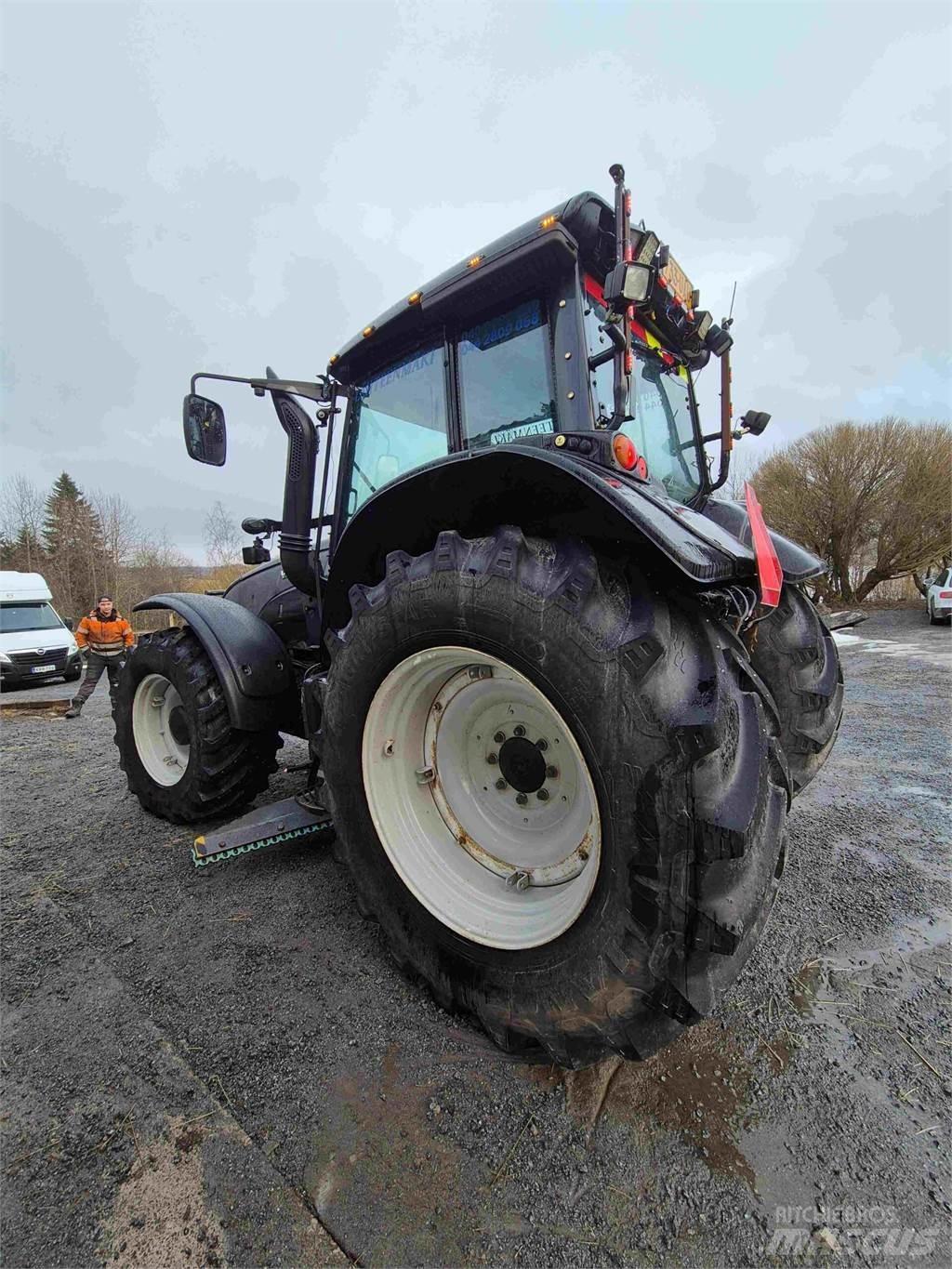 Valtra T191LS Traktorji