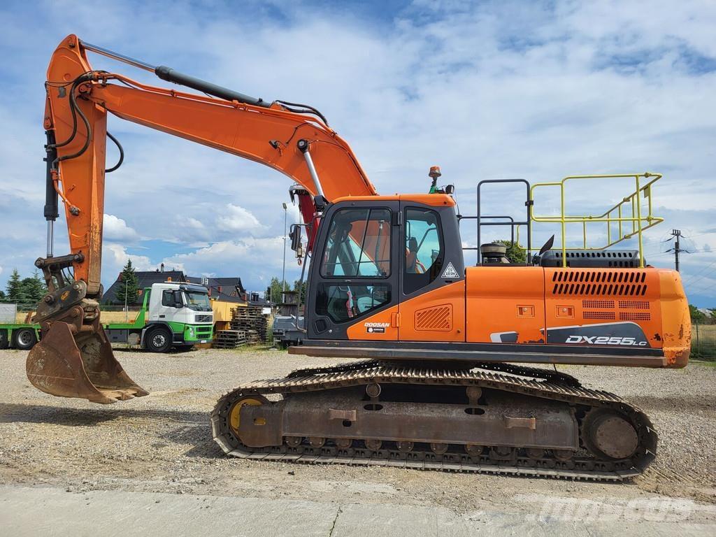 Doosan DX255LC-5 Bagri goseničarji