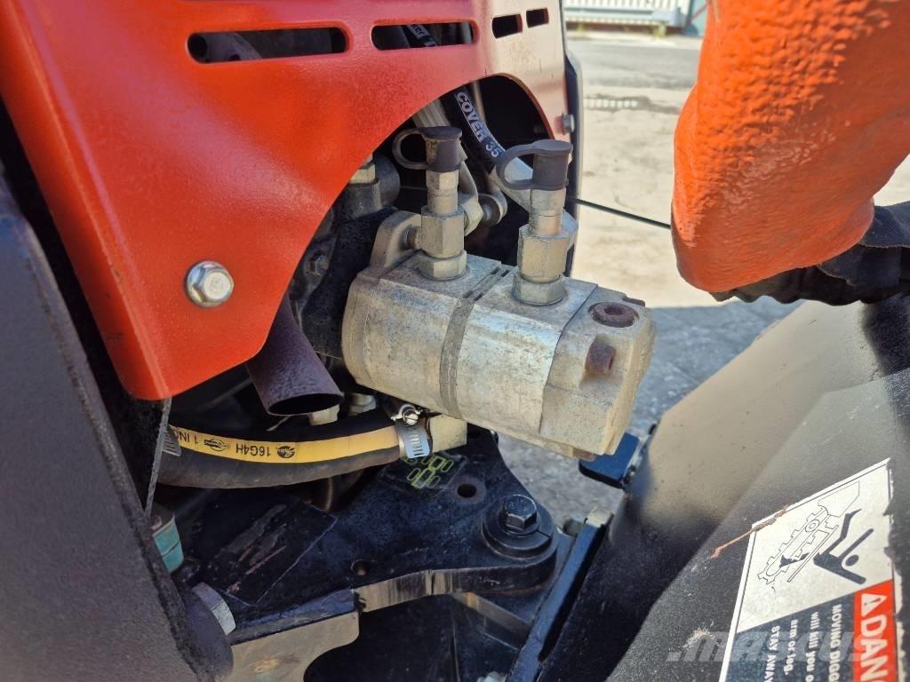 Ditch Witch R300 Freze za kopanje jarkov Trenčerji