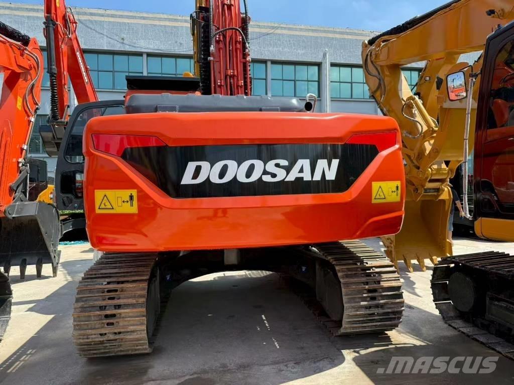 Doosan DX 225 Bagri goseničarji