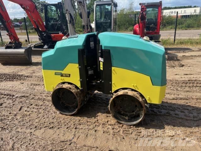 Ammann AR 1575 Dvojni valjarji