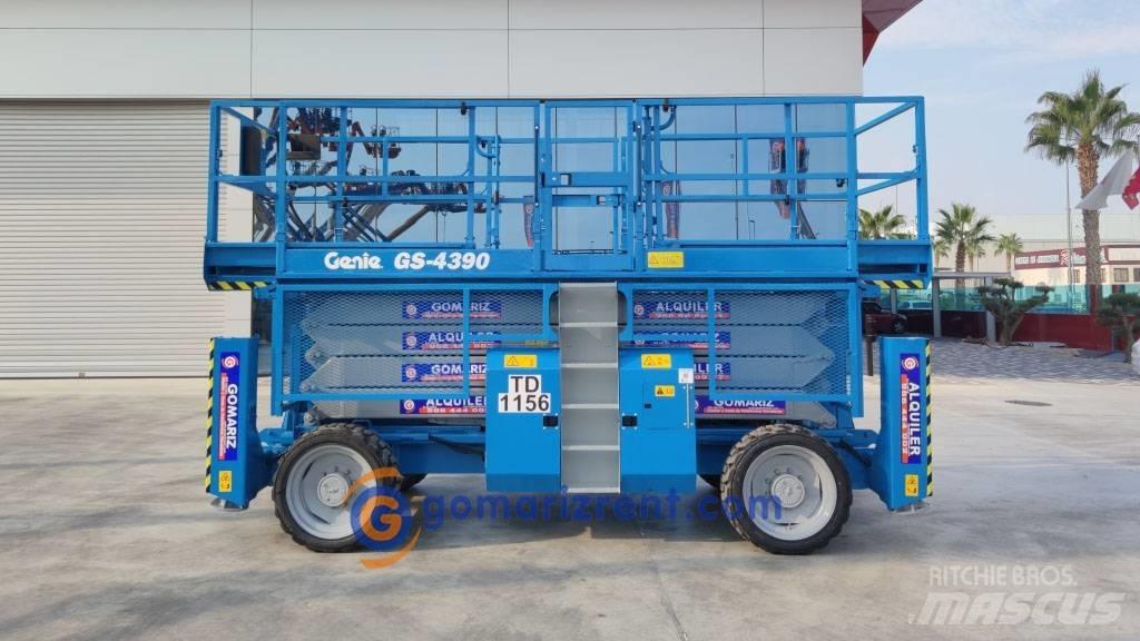 Genie GS 4390 Škarjaste dvižne ploščadi