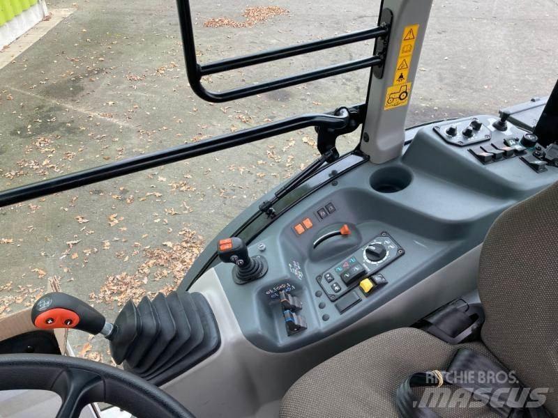 CLAAS NEXOS 260 L Traktorji