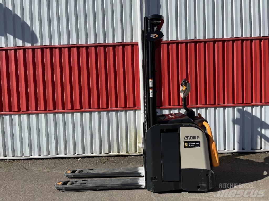 Crown ETi40001,2 Ročni električni viličar
