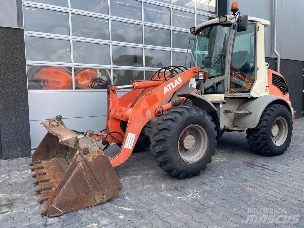 Atlas AR70 Kolesni nakladalci