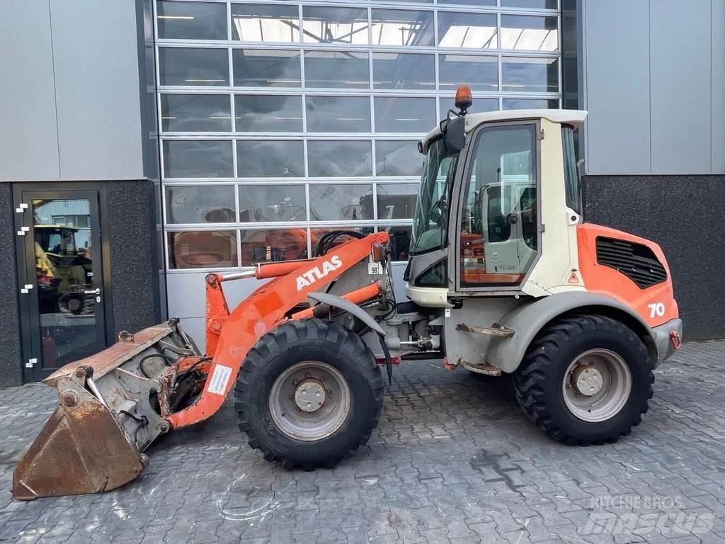 Atlas AR70 Kolesni nakladalci