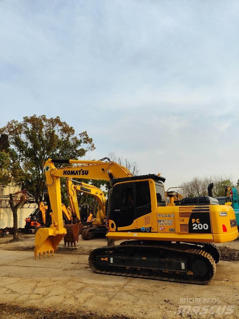 Komatsu PC200 Bagri goseničarji