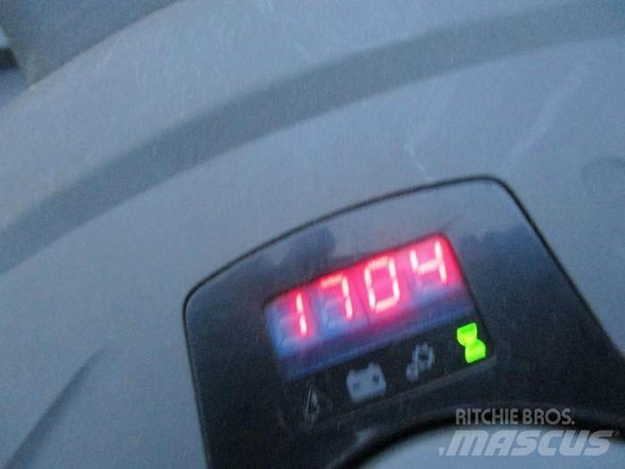 Toyota LPE 250 Električni nizko dvižni viličar s stojiščem