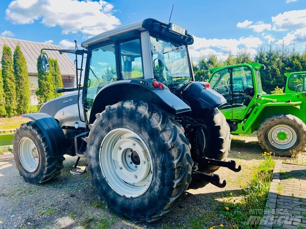 Valtra T 121 Traktorji