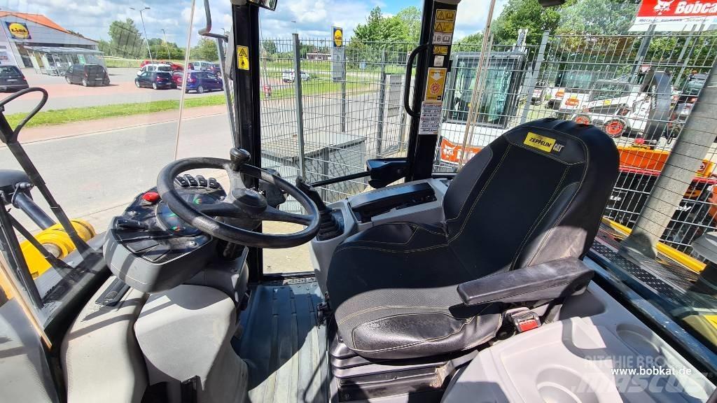 CAT 908 Kolesni nakladalci