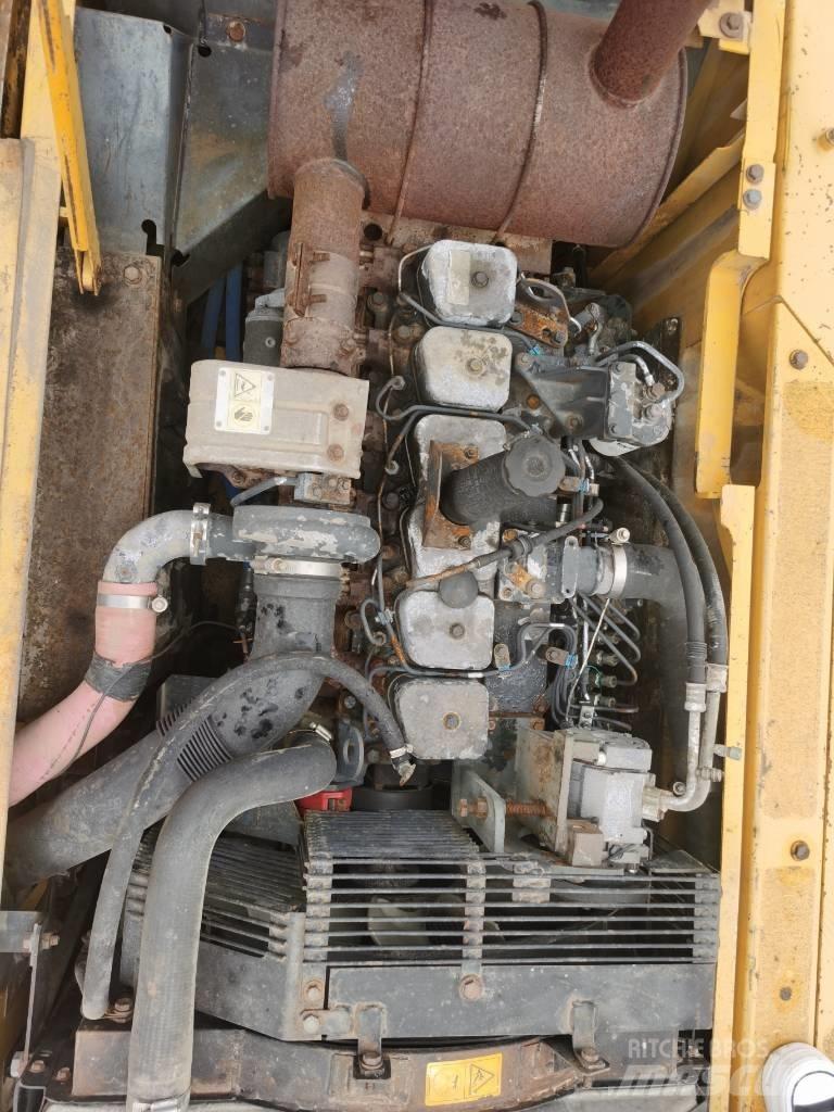 Komatsu PC 200-7 Bagri goseničarji