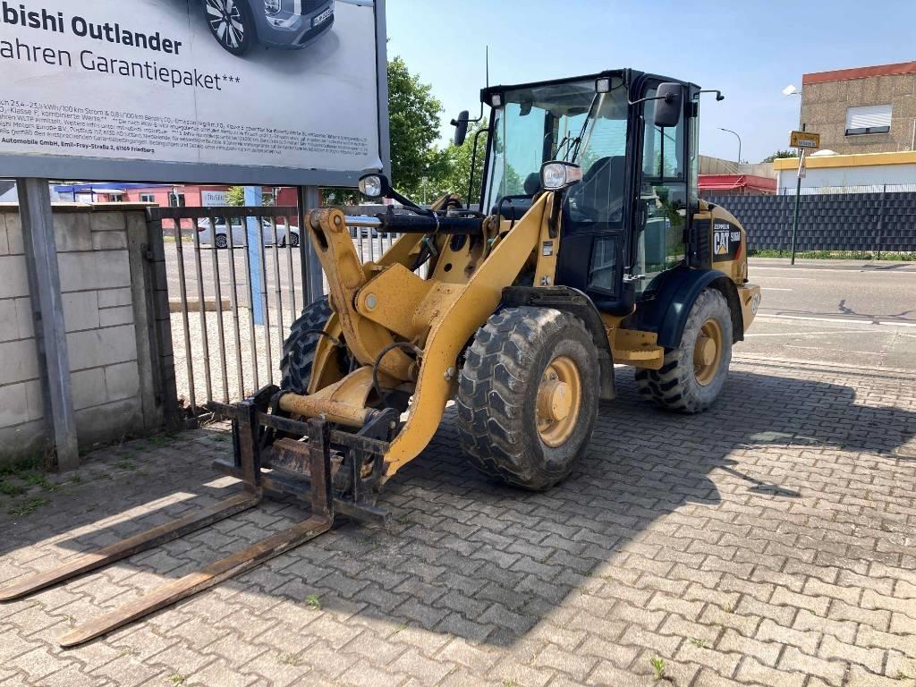CAT 906 M Kolesni nakladalci