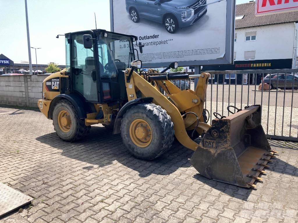 CAT 906 M Kolesni nakladalci