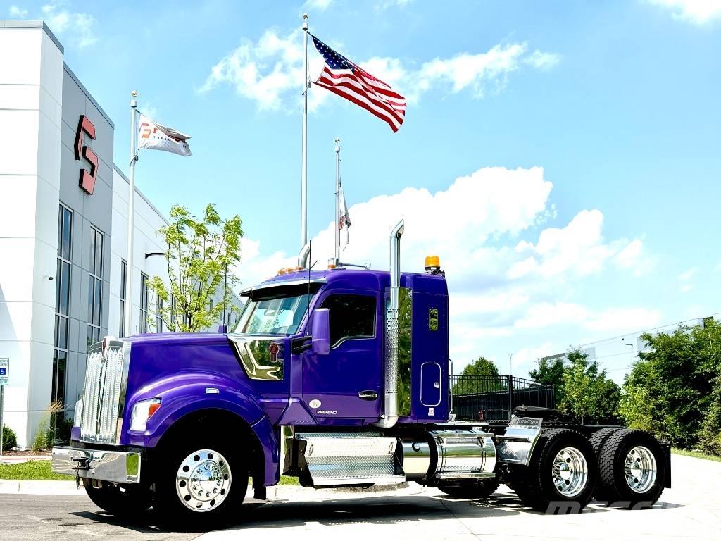 Kenworth W 990 Vlačilci