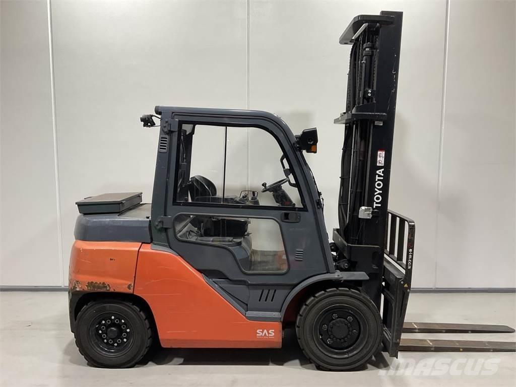 Toyota 40-8FD40N Dizelski viličarji
