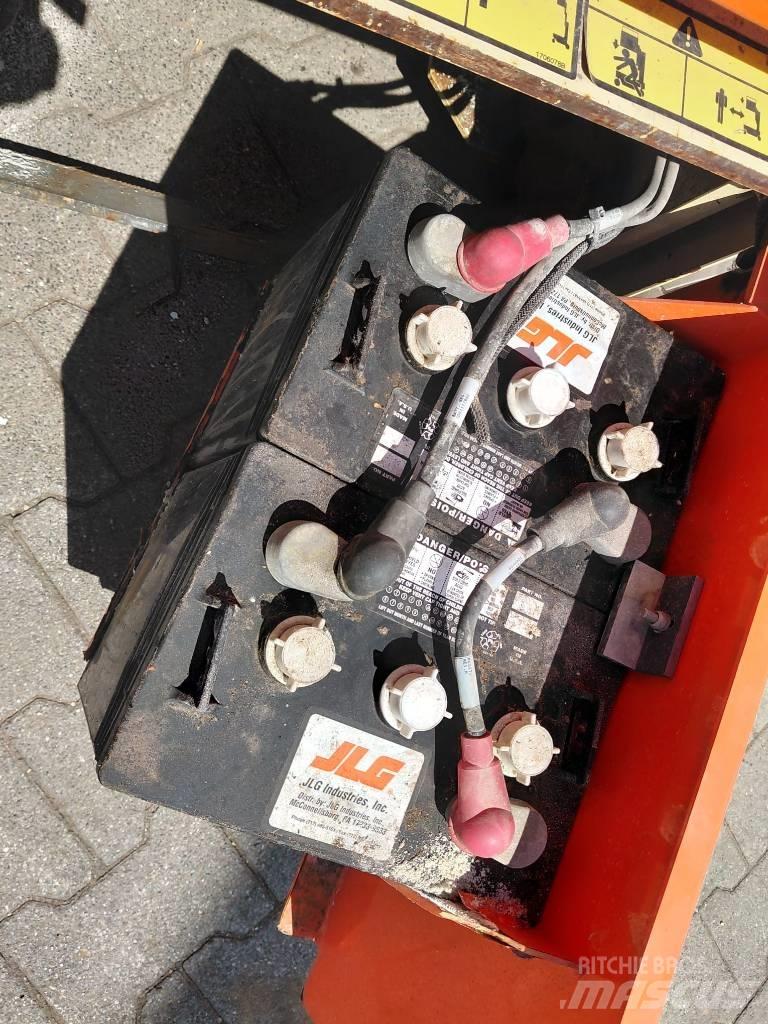 JLG 1230 ES Škarjaste dvižne ploščadi