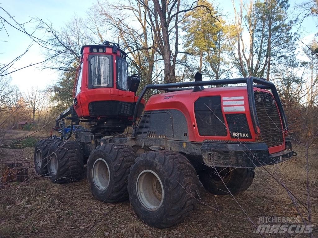 Komatsu 931 XC Harvesterji