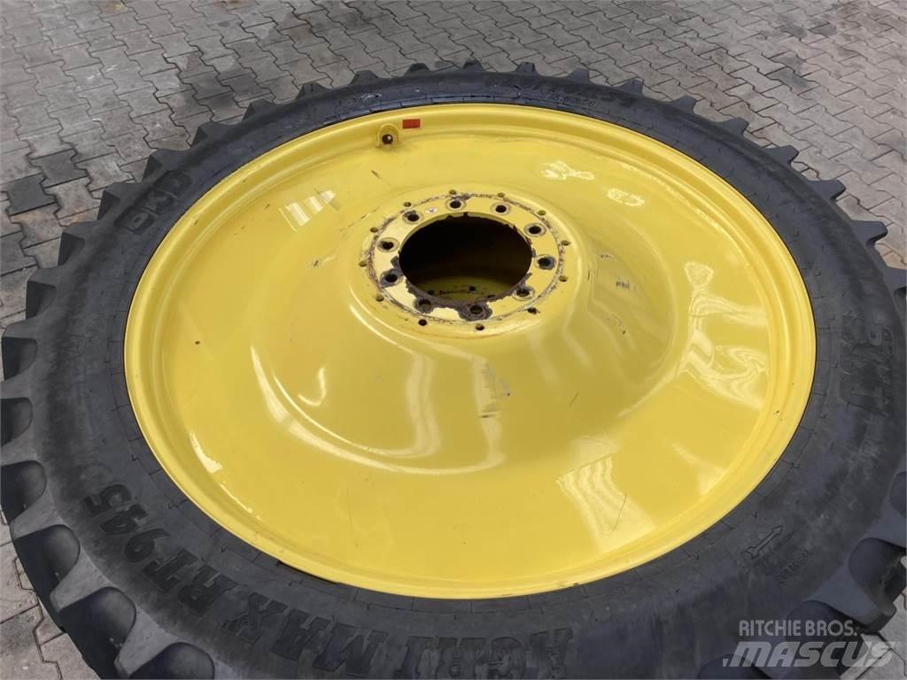 BKT 320/90R54 Gume, kolesa in platišča