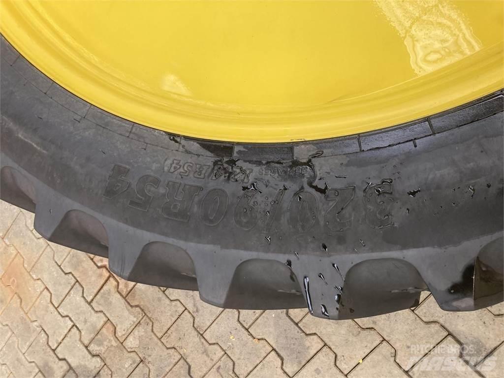 BKT 320/90R54 Gume, kolesa in platišča