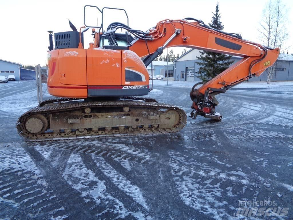 Doosan DX 235 Bagri goseničarji