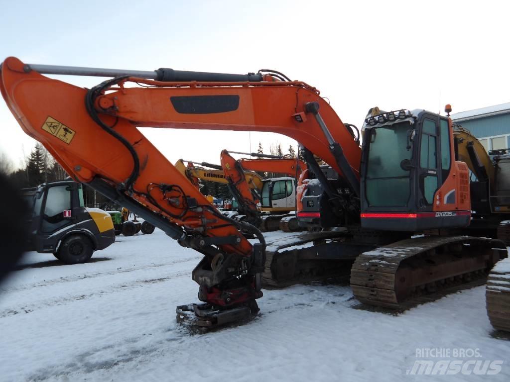 Doosan DX 235 Bagri goseničarji